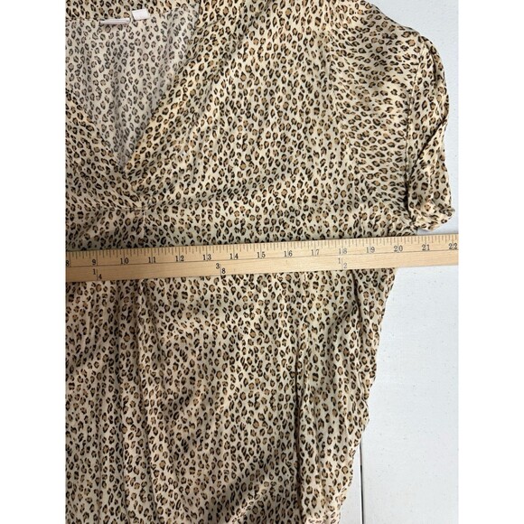 Gap Top Medium Women's Short Sleeve V-Neck Brown Tan Leopard Print - Picture 8 of 9